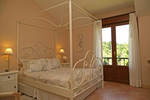 Hotel Rural Arpa de Hierba – La Pereda, FL