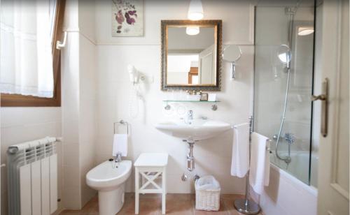 Hotel Rural Arpa de Hierba – La Pereda, FL
