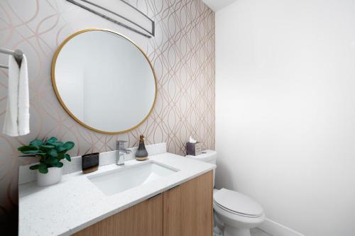 Fox Grand Residence- 6bd, 2 Pools & Pool Table in Fort Lauderdale, USA