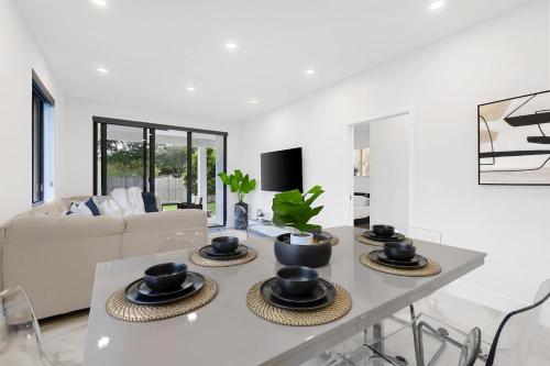 Fox Grand Residence- 6bd, 2 Pools & Pool Table in Fort Lauderdale, USA