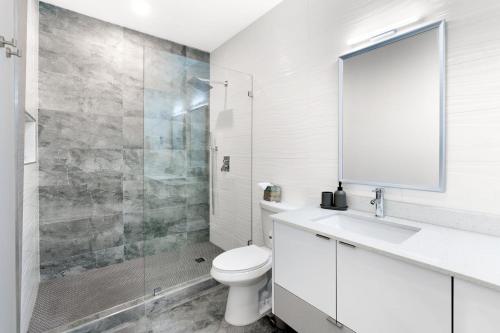 Fox Grand Residence- 6bd, 2 Pools & Pool Table in Fort Lauderdale, USA