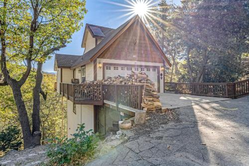 Mountain Ridge Haven in Lake Arrowhead, USA