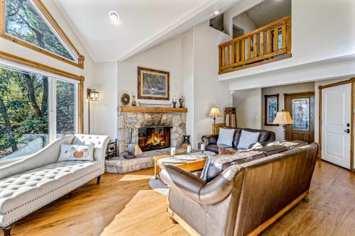 Mountain Ridge Haven in Lake Arrowhead, USA