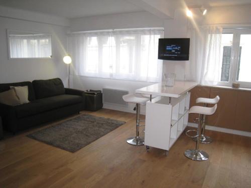 Luxueux appartements idéalement situés en plein centre ville de Cannes - image 11