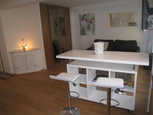 Luxueux appartements idéalement situés en plein centre ville de Cannes - image 9