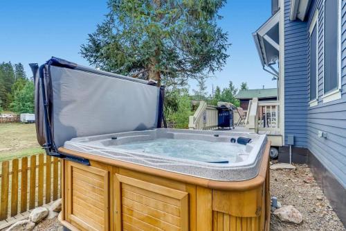 Lovely 4BR Home off Main St-5 min walk to Gondola in Breckenridge, USA
