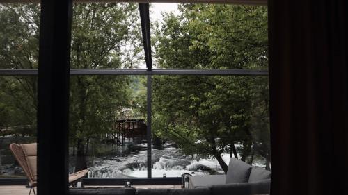 Waterfall Glamping Cabin - Location saisonnière - Bihać