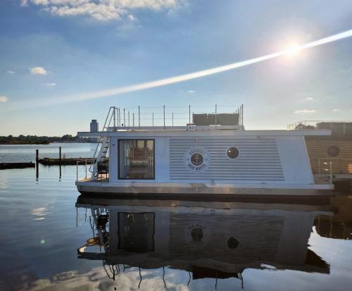 Hausboot Moin Madita in exklusiver Lage in Schleswig, Deutschland