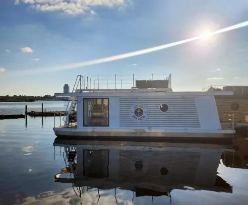 Hausboot Moin Madita in exklusiver Lage in Schleswig, Deutschland