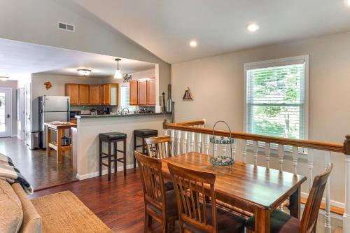 Riverfront Cottage Near Rock Island State Park in McMinnville (TN)