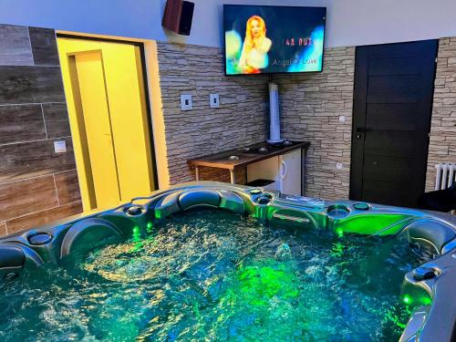 Hot tub, GRAND HARRACHOV PENSION in Harrachov