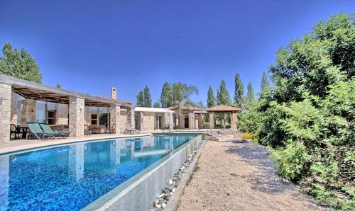 Avakas Sunset Villa