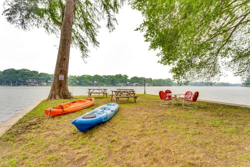Lakefront Cottage in Clear Springs with Deck and Patio in New Braunfels, USA