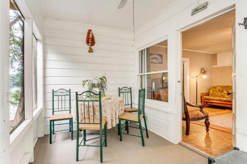 Lakefront Cottage in Clear Springs with Deck and Patio in New Braunfels, USA