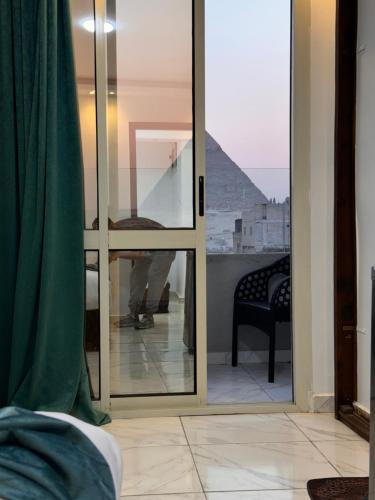 Pyramids Circle INN Middle East View - image 12