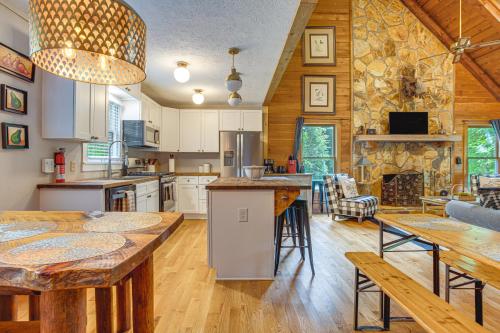 Suches Creekside Cottage with Deck and BBQ Grill! in Suches, USA