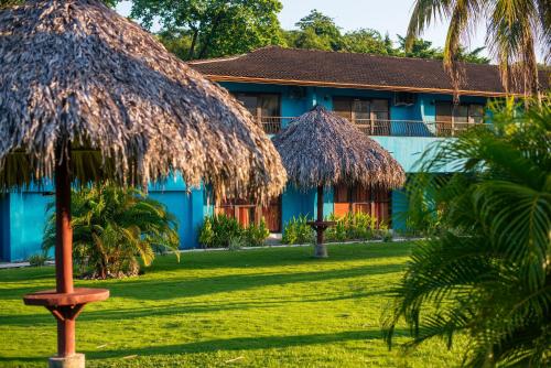 Beach Break Resort & CR Surf Camp in Jaco