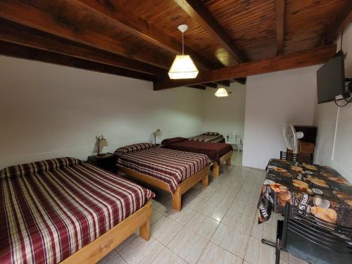 4 twin beds