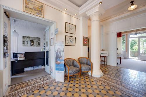 Nouvel Hotel - image 9
