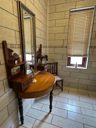 On De La Vigne On De La Vigne