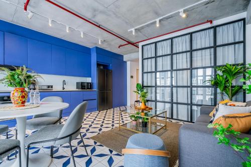 Two-Bedroom Deluxe Apartment with Balcony image 3