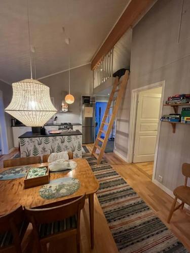 House 100m from lake västra silen (House 100m from lake vastra silen) in Vårviks-Näs