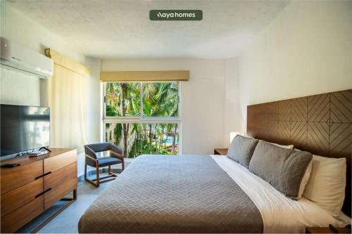 Beachfront 2BR Condo w/ Pool - Blue Flag Beach in Nuevo Vallarta , Mexico
