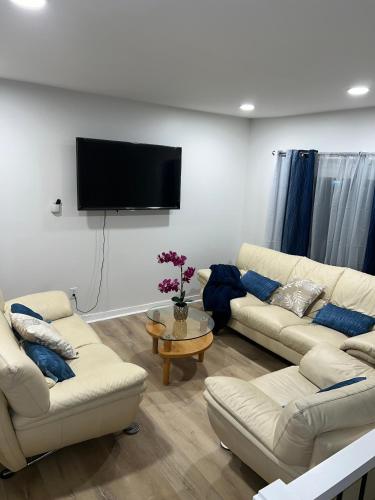 Spacious 4-Bedroom Retreat in Kankakee, IL in คังกาคี