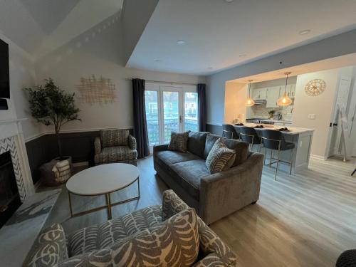 Newly Renovated Loft Villa at Norwich Spa with amenities, 3 minutes to Mohegan detail