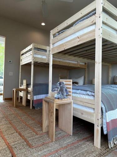 Stunning Beachfront Retreat, Sleeps 12 in Cheboygan, USA
