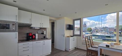 HB - Hausboot Floating 30 "Paula"