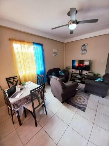 Belle Sunrise Villa Cozy Tropical Escape for a Local Experience in Jalousle