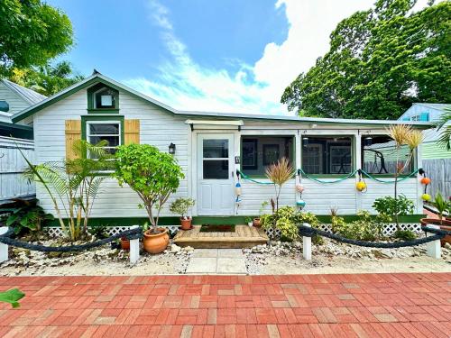 *New Listing* Cozy Key West Hideaway in Old Town with a pool in Key West, USA
