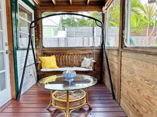 *New Listing* Cozy Key West Hideaway in Old Town with a pool in Key West, USA