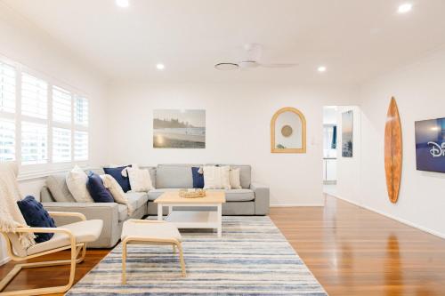 Moffat Beach Coastal Contemporary Unit A - Bokarina