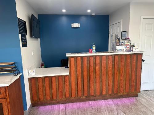 Előcsarnok, Super 8 by Wyndham Oceanside Downtown in Oceanside (Kalifornia)