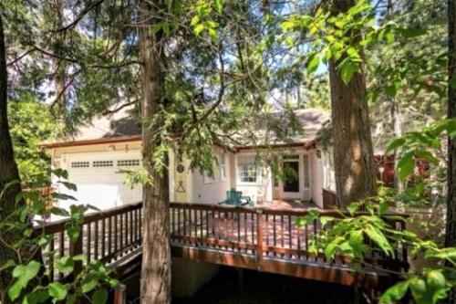 Annandale - V067 in Lake Arrowhead, USA