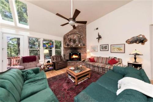 Annandale - V067 in Lake Arrowhead, USA