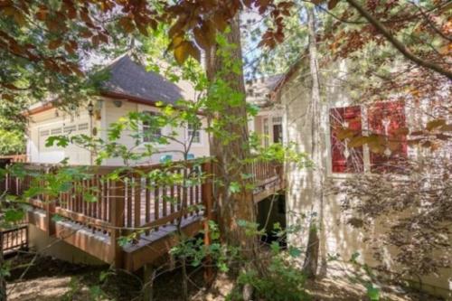 Annandale - V067 in Lake Arrowhead, USA