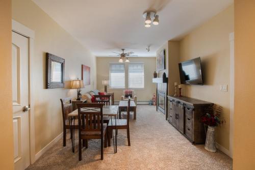 Charming Fraser Crossing Founders Pointe condo with Easy Gondola Access condo in Winter Park (CO)