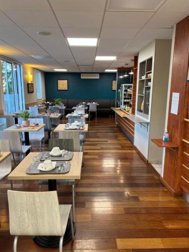 Food and beverages, Brit Hotel Saumur in Distre