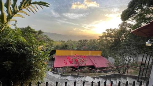 A környék, Colon Escape House in Colon