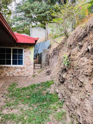 A szálláshely kívülről, Colon Escape House in Colon