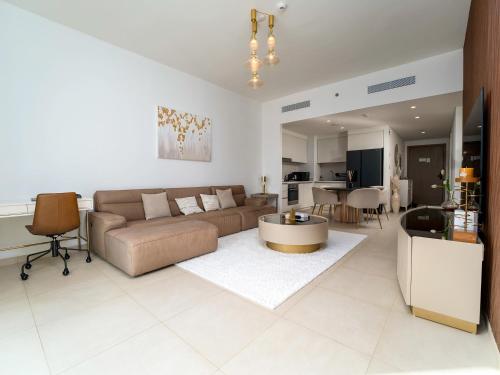 Luxury 2BR Burj Khalifa Views 5Min Walk Dubai Mall, Dubai (photo 4)