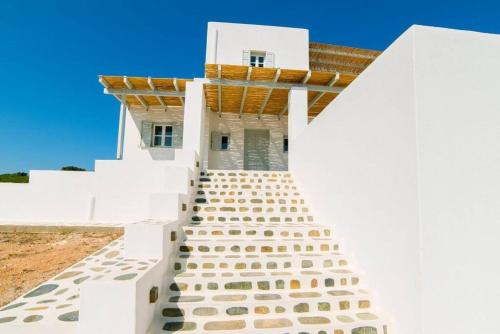 Coral Villa with 4 bedrooms in Paros – khách sạn tại Santa Maria