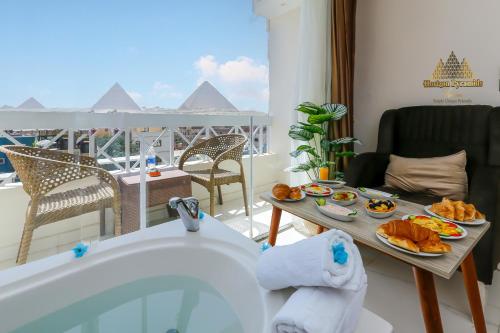 Horizon Pyramids View inn Room Type - Quadruple Room with Pyramids View