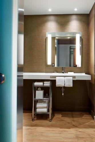 AC Hotel by Marriott Portland Downtown Oregon - image 6