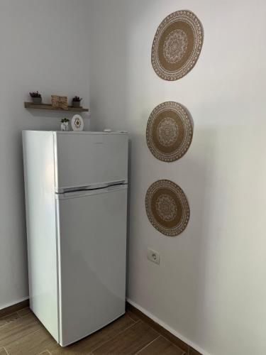One-Bedroom Apartment image 9