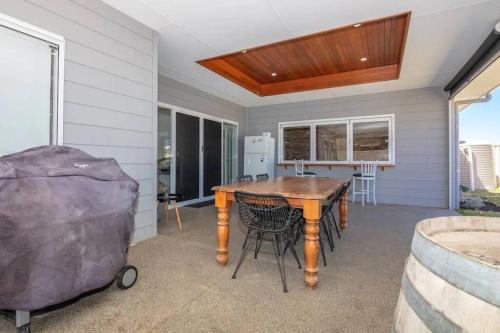 Létesítmények, Margaritaville-Luxe Coastal Home-Games-Wi-Fi-Ducted AC in Cervantes