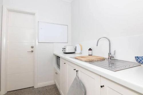 Konyha, Margaritaville-Luxe Coastal Home-Games-Wi-Fi-Ducted AC in Cervantes